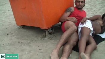 Preview 3 of Room Xxx Call Girl - Casal transando na areia da praia de Fortaleza Cear&aacute_. ( V&iacute_deo completo no xvideos red )