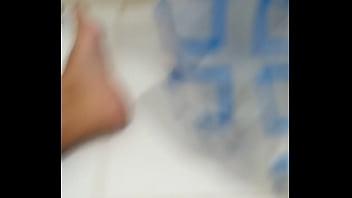 Preview 1 of Sd Huge - Punhetinha no banho