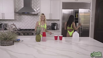 Preview 1 of Doktorxxx Vdo - Alessia Luna and Nikki Sweet share Peter Green&#039_s cock in this awesome pool threesome where the two get their cunts fucked n licked