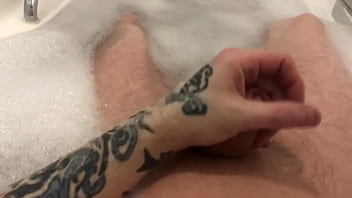 Preview 3 of Super Woman Eva Notty - In the bath