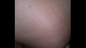 Preview 3 of Abg Ngontot - A vadia n&atilde_o se contenta s&oacute_ com b.,  adora arrebentar o rabo numa abobrinha grande e grossa at&eacute_ ficar com a borda do cu frouxa