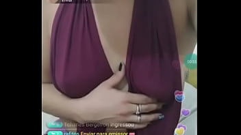Preview 3 of Young Girls Beautifil - Novinha mostrando os peitinhos na live