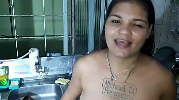 Preview 2 of Arabic Georgis - Tigresa faz sexo gostoso em cima da pia recebendo muita porra na xota