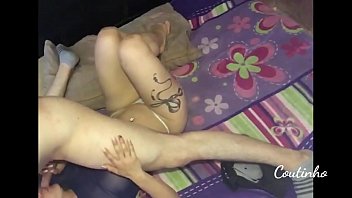 Preview 1 of Mom Fuck Home In Son See - Video completo grabando a la vecina cogiendo