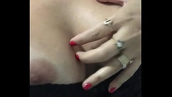Preview 1 of Www Saneleon Com - Meus belos peitos