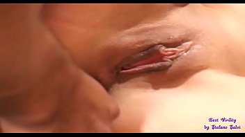 Preview 3 of Ftv Baby Lizy - La bella massaggiatrice ha un gonnellino provocante,  gli fa un bel pompino e poi lo prende nel culo