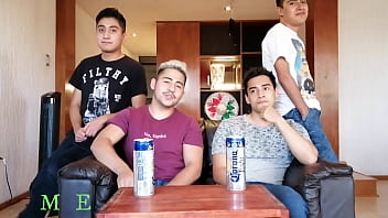 Preview 1 of Fake Pussy Men - LAMIENDO PIES DE HETEROS