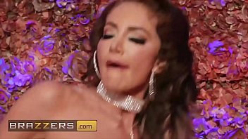 Preview 2 of Xxx Videos Sonyi - Curvy (Nicolette Shea) Gives A Private Peep Show And A Sultry Lap Dance To (Kyle Mason) - Brazzers