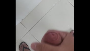 Preview 2 of Cute Remove Cloth - Batendo uma punheta