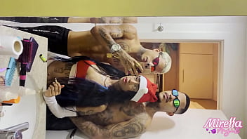 Preview 4 of Lesbo Pussy Tube - APROVEITEI QUE MEU NAMORADO DEU UMA SAIDINHA E DEI PRO AMIGO DELE NA VARANDA