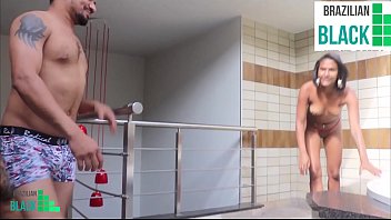 Preview 1 of Sucking Cock Car Police - Surubalada na hidro com as negras gostosas.  ( V&iacute_deo completo no Xvideos Red )