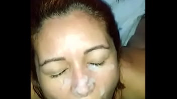 Preview 4 of Ibu Tugal Malaisia Xecce - Gozada na cara da magrinha safada.