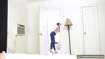 Preview 1 of Mom Pinched - A guy fucks teen gf who works from home