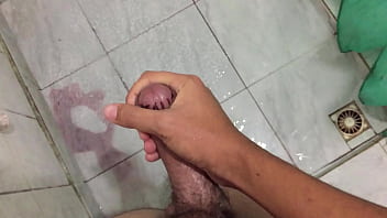 Preview 4 of New Bihari Xxx Local Video - Novinho gozando no banho para kah19