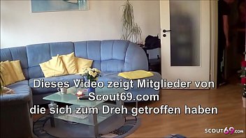 Preview 1 of Chobi Anal - Reife Ehefrau hat heimlich Sex mit jungen Nachbarn wenn Typ arbeitet - German Mature
