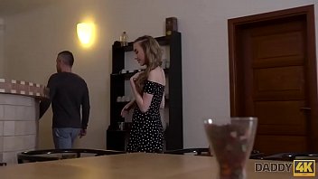 Preview 1 of Cute Teen Cook - DADDY4K. Fat Bald Senior erh&auml_lt einen Blowjob von einem herausragenden Model