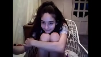 Preview 1 of Candi Mo - dreianova&#039_s cam show,  ense&ntilde_ando sus gigantescas tetas naturales a todos