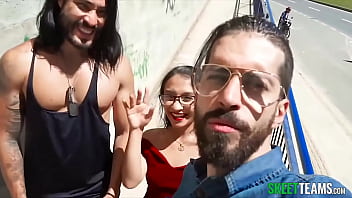 Preview 1 of Pissing Ceh - Latina fucks outdoors for cash