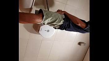 Preview 2 of Jilat Susu Sepuasnya - Extranjero esp&iacute_a gay