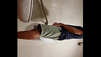 Preview 1 of Jilat Susu Sepuasnya - Extranjero esp&iacute_a gay