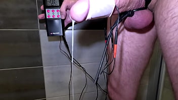 Preview 4 of Butt Louge - nadržen&yacute_ penis nov&eacute_ elektrody kombinace pln&eacute_ koule spousta hust&eacute_ sperma