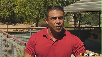 Preview 1 of Eli Lara - Muscly bi dude sucking and riding