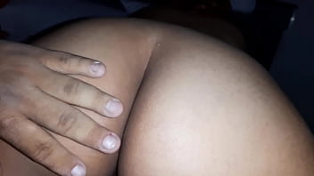 Preview 2 of Gauge Me Sis - Mostrando las nalgas y culo de mi mujer
