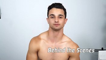 Preview 4 of Indiyn Sil Tod Com - Hunk Ezra Finn sticks his dick in a fleshjack