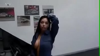 Preview 2 of Arab Mia Kalifah Porn - Chica sexy en el taller