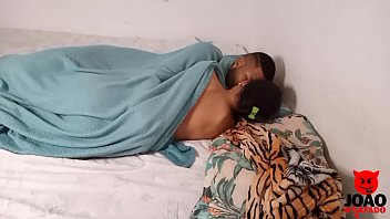 Preview 1 of Lesbia Mommy - Namorada adora acorda na pica