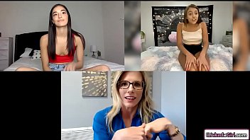 Preview 1 of Porn Xxl Arab - Stepmom watching stepdaughter masturbate