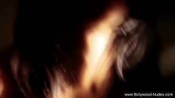 Preview 4 of Ninel Conde Teniendo Sexo - Indian Brunette Tries Her Best