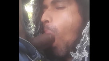 Preview 3 of Vhypuuzro - Chupando a rola do dotado
