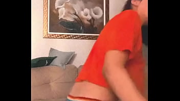 Preview 4 of Xxxkarina Kapur - Travesti novinha rebolando a bunda