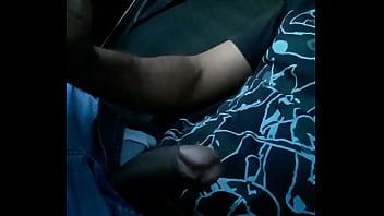 Preview 1 of Arab Pussy Filled - Punheta no carro