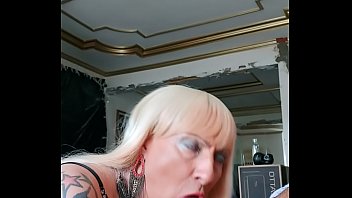Preview 3 of Son Touch Mom Private Part - Esse Uber sabe como adoro chupar o pau dele! Sempre volta pra me usar!