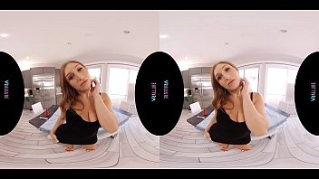 Preview 1 of Camshow 4 - VRALLURE Can You Keep Up With Me?