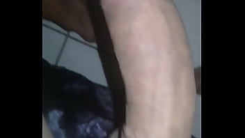 Preview 1 of Huge Dig - Gostoso mostrando seu dote