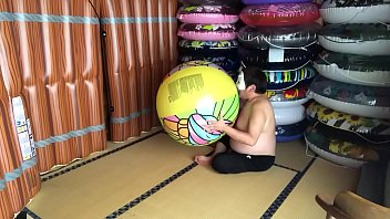 Preview 3 of Saxci Vidors - 50cmビーチボール膨らまし割り