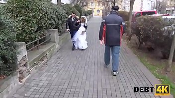 Preview 1 of Pussy Com Sex - DEBT4k. La cosa dolce dovrebbe restituire un sacco di soldi subito dopo il matrimonio