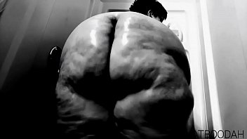Preview 2 of You Tubt - Majestic Super Thick Goddess KATBOODAH