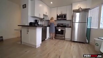 Preview 1 of Galsway Mother And Daughter - البنت الممحونه