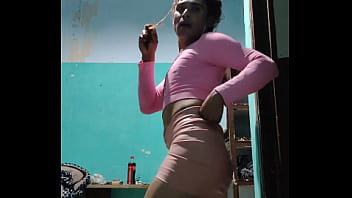 Preview 2 of Sister Show Boobs To Brother - Moviendo mi culito bien sexy y provocativamente
