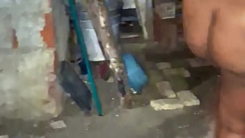 Preview 1 of Rf Nurs Saxsy Video - evangelica da favela toma banho de mangueira na viela,  no ano novo