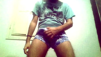 Preview 1 of Sunlight Com - Tirando a roupa bem gostoso at&eacute_ ficar pelado