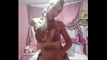 Preview 2 of Servant Fuck Mom - Termina en mi