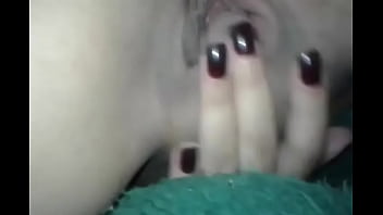 Preview 3 of Crieampi Eating - Novinha na sirica gostoso