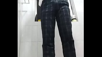 Preview 1 of Holland Virgin Girls X Videos - Chinese cool boy jerks off wearing white socks in the bathroom 07