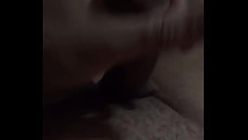 Preview 3 of Cuckold Zoo Cleanup - Uma punheta gostosa dia desses