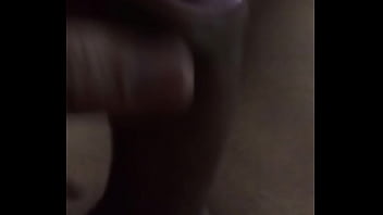 Preview 4 of Cuckold Zoo Cleanup - Uma punheta gostosa dia desses